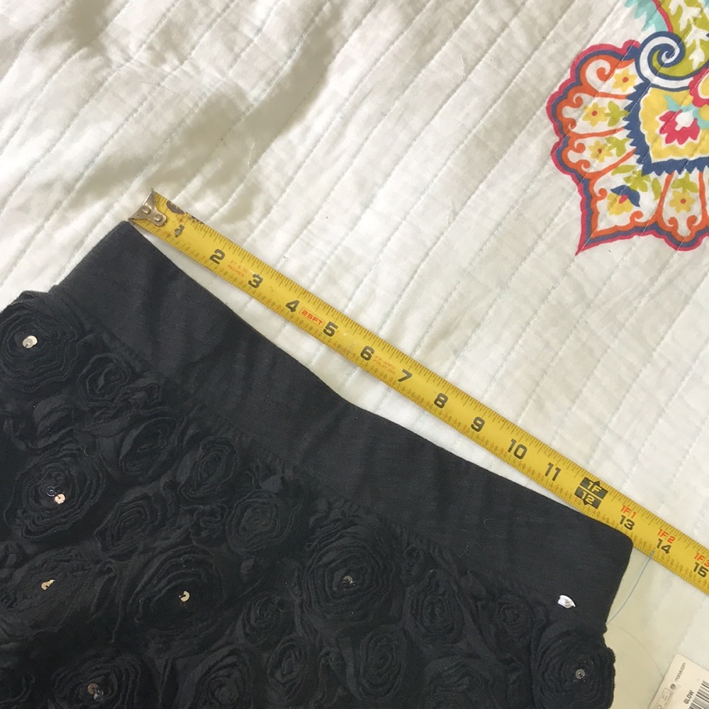 - Rosette-skirt floral with sequins - Picture 6 of 7